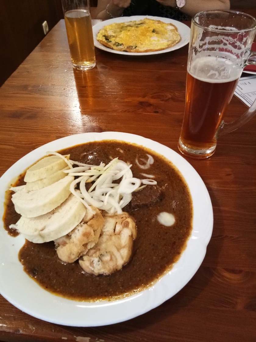 37152232_1823066191080334_6481946007260102656_n