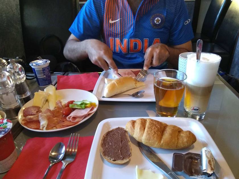 38243762_10212600854960728_4826367553536262144_n