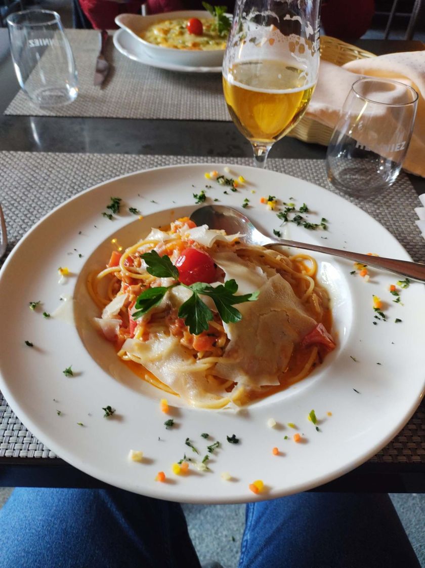 311004168_354105653560437_391950410304604056_n